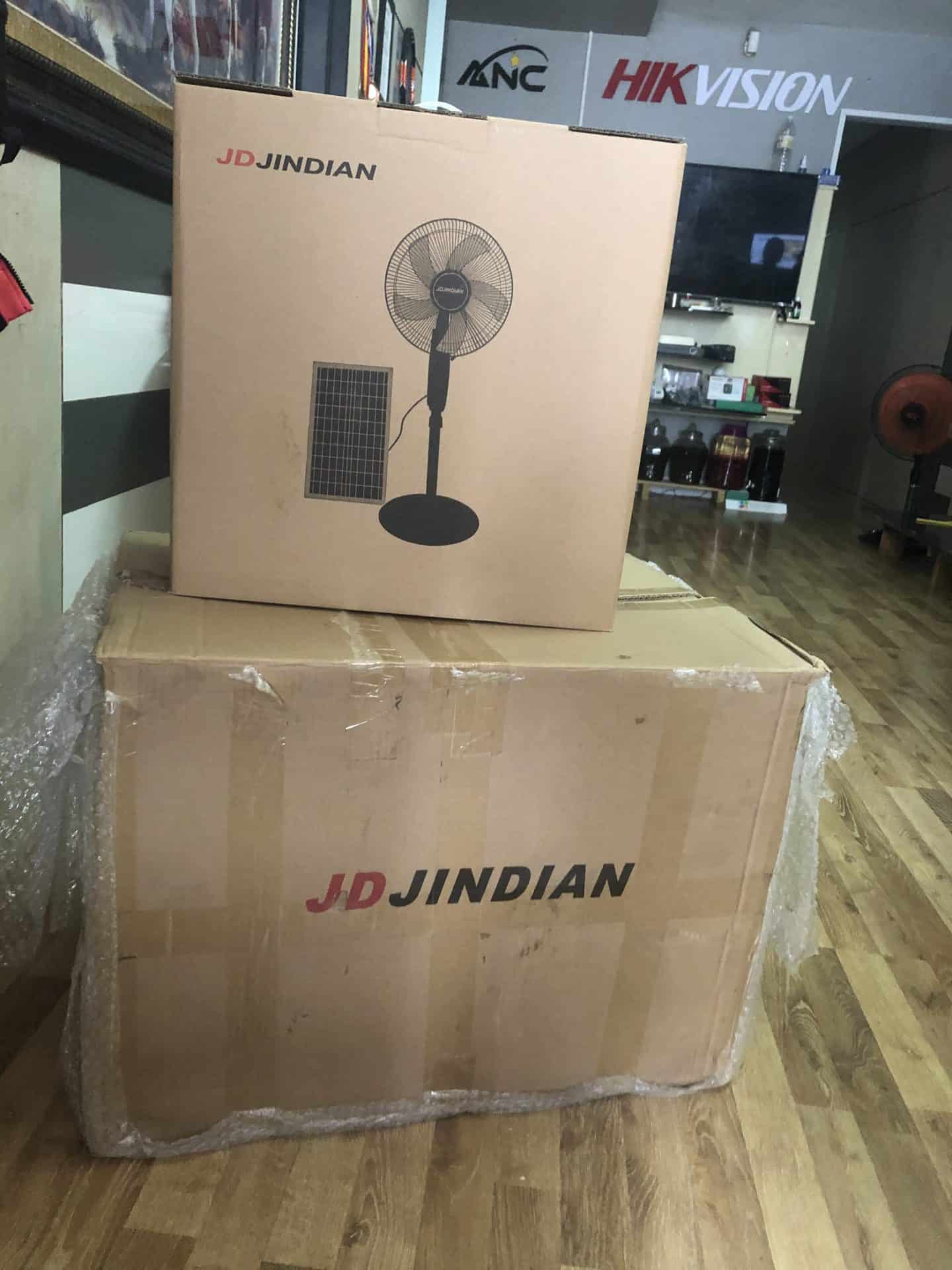 Quạt năng lượng mặt trời Jindian JD-S88 26W 61